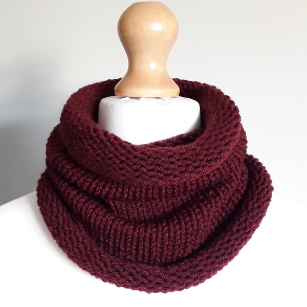 Cowl, Scarf, Infinity Scarf, Neck Warmer: Burgundy