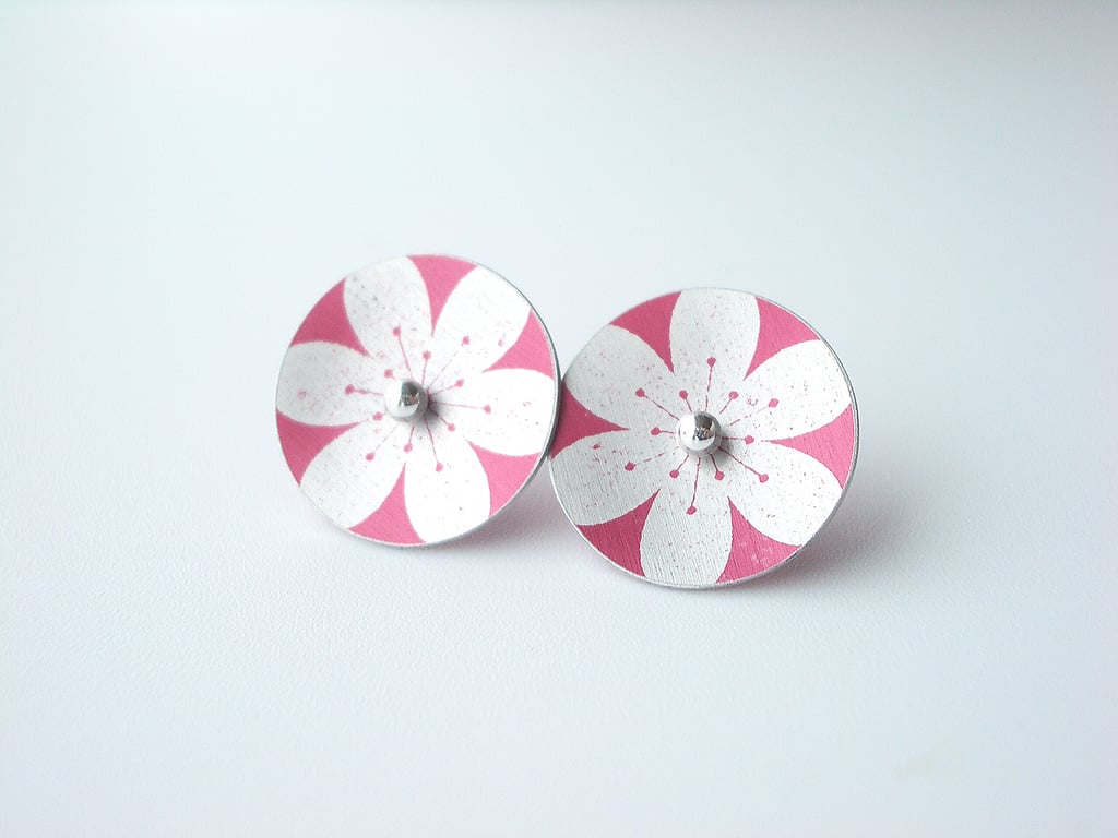 Flower studs in red and silver