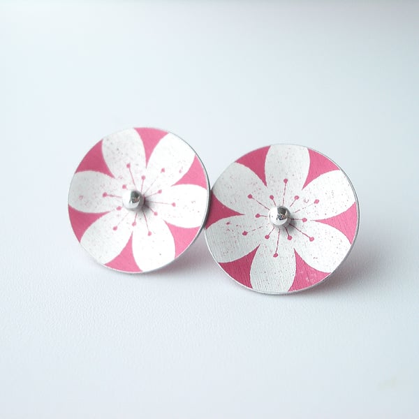 Flower studs in red and silver