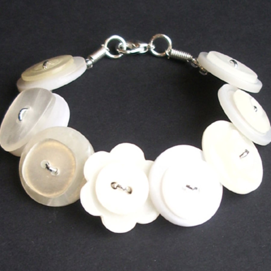 Pearlescent button bracelet