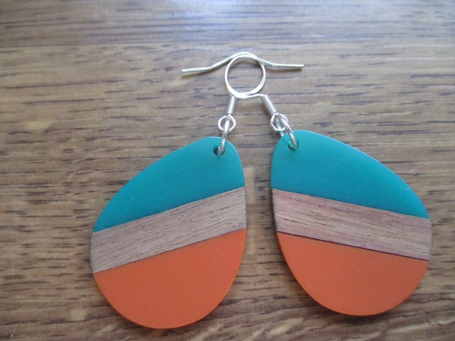 Goorgeous Waterdop Shape Skillful Wooden Resin Splicing Earrings