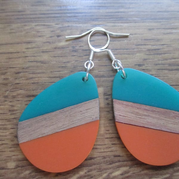Goorgeous Waterdop Shape Skillful Wooden Resin Splicing Earrings