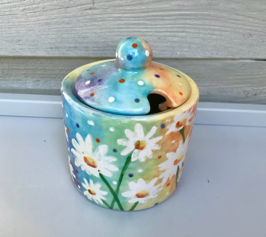Ceramic daisy sugar pot