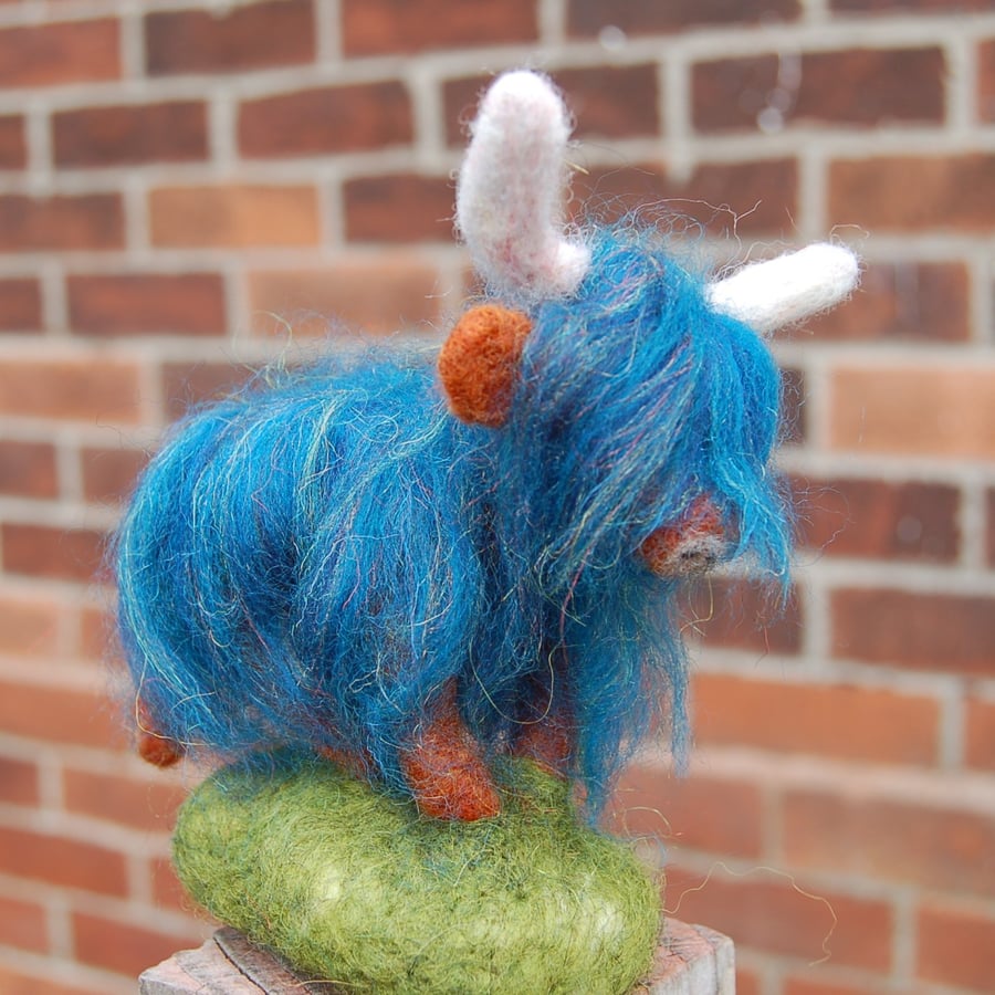 Needlefelt Highland Cow - Iridescent Blue coat