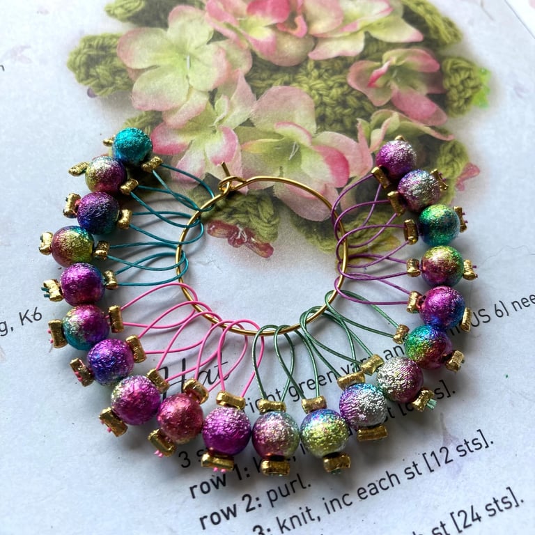 Loop stitch markers stardust rainbow set of 20