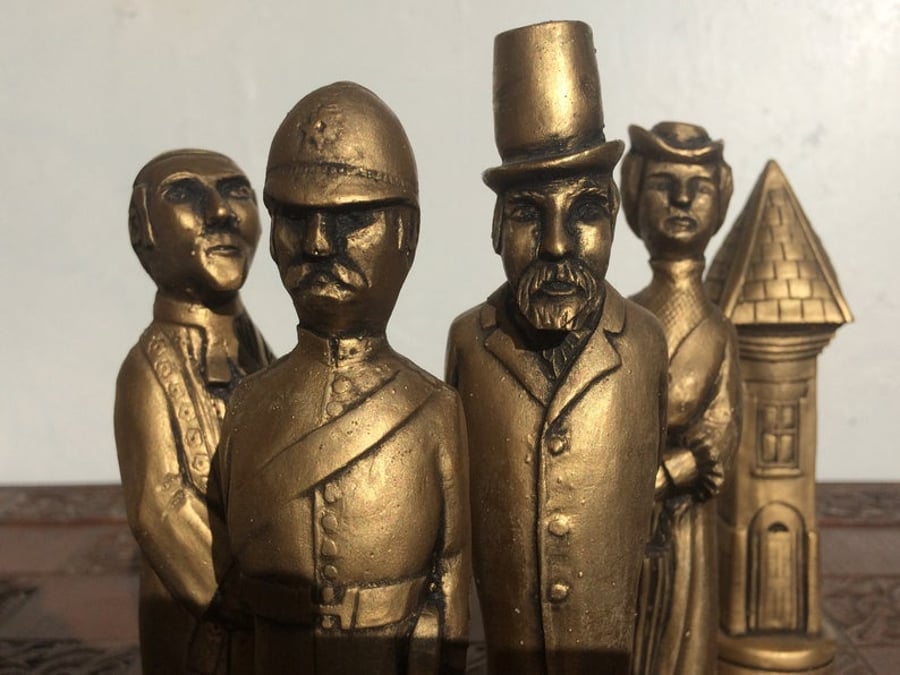 Old London Town Chess Set (Chess Pieces Only)