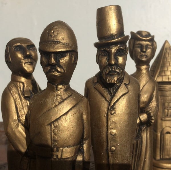 Old London Town Chess Set (Chess Pieces Only)