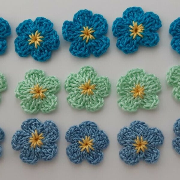 15 Blue Forget me not Crochet Flowers - Crafts - Embellishments