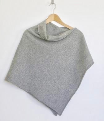 Poncho merino lambswool light grey 