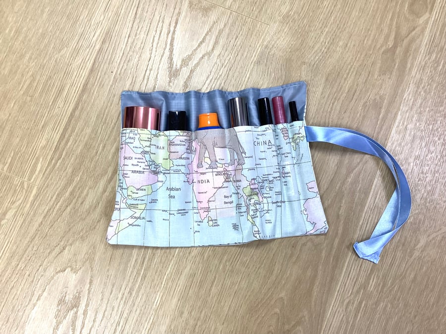 Make up wrap, cosmetic bag in wrap form. Washable make up bag wrap map of world