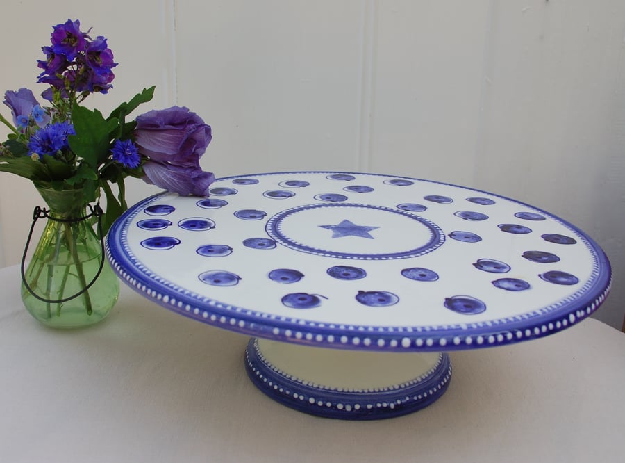 blue and white cake stand