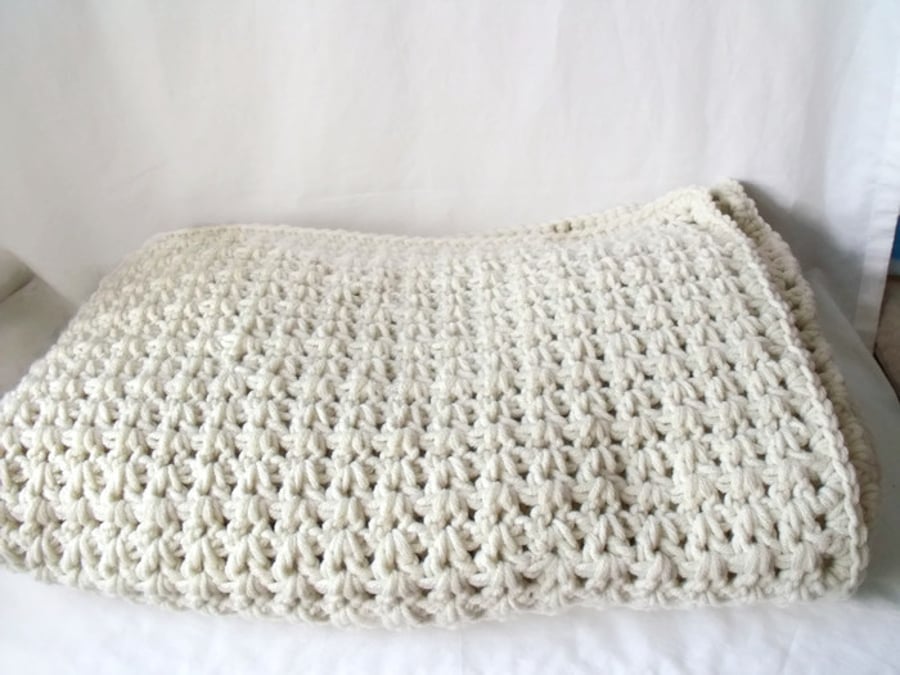 cream heavyweight chunky crocheted blanket, 42 x 48 inches
