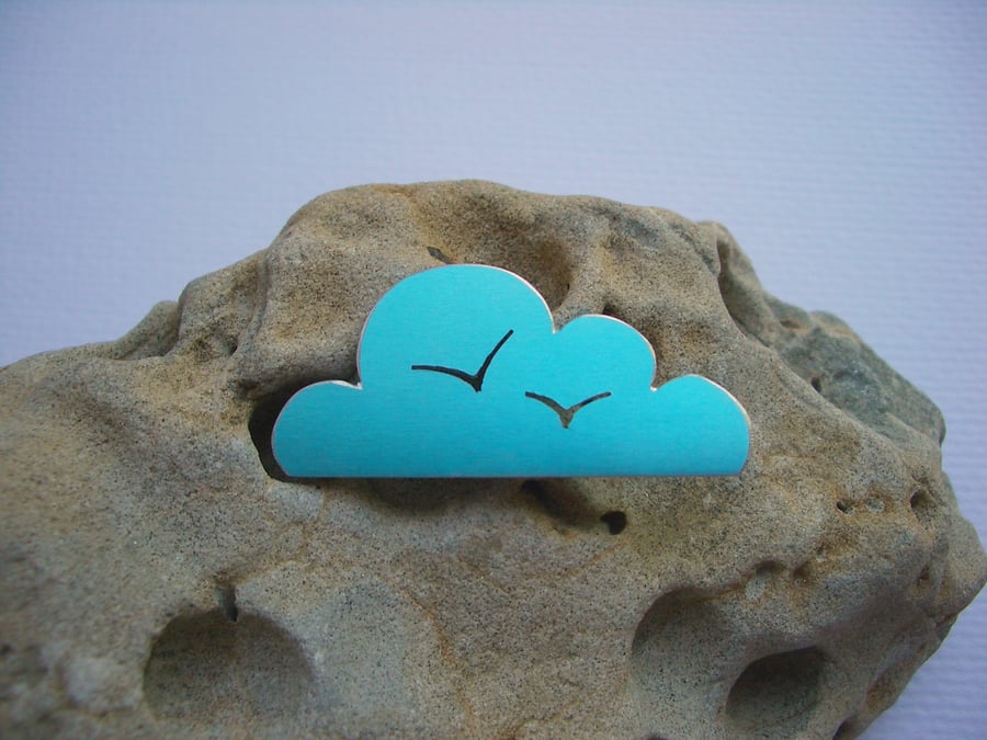Cloud brooch with seagulls