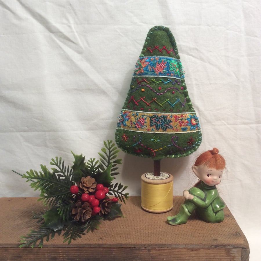 Folk inspired Christmas tree - vintage braid on a yellow bobbin