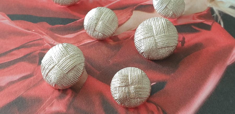 Vintage Platinum looking Buttons (last 3 x 23mm 36L)