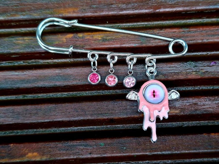 Safety Pin Brooch Badge silver charms alternative emo eye punk Valloween