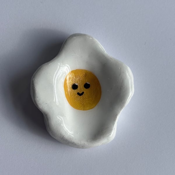 Fried egg worry stone