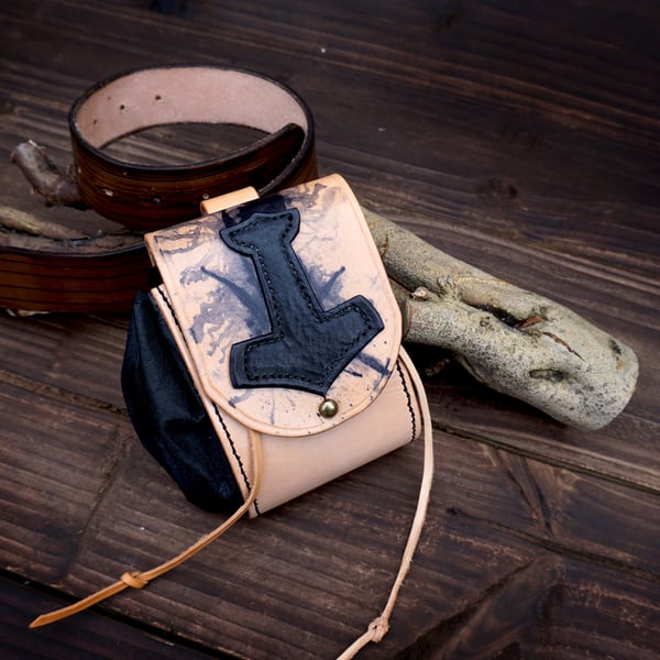 Handmade Viking-style Leather Belt Pouch with "Mjolnir - Thor's Hammer". Hip-bag