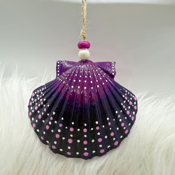 Hand painted scallop shell hanging decoration
