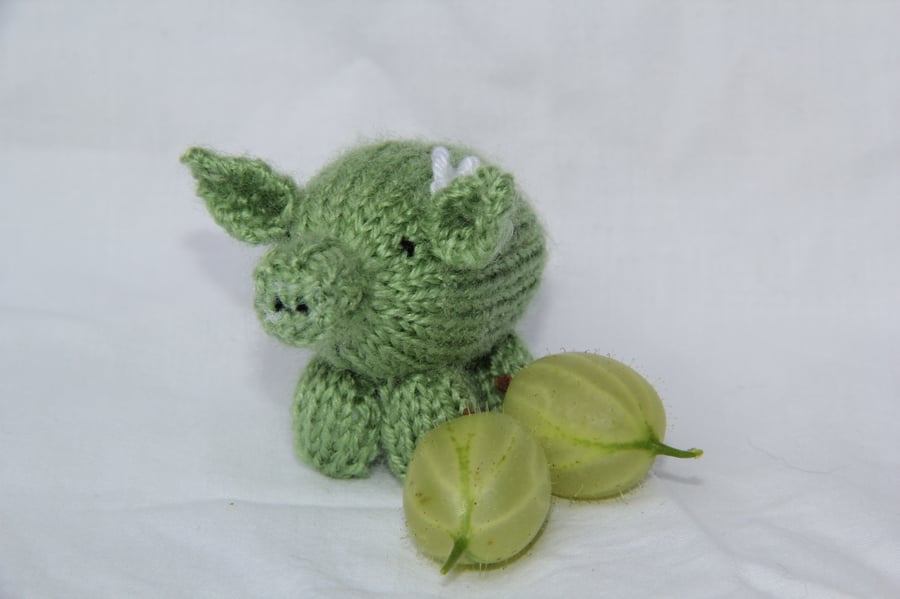Hand Knitted Gooseberry Piglet