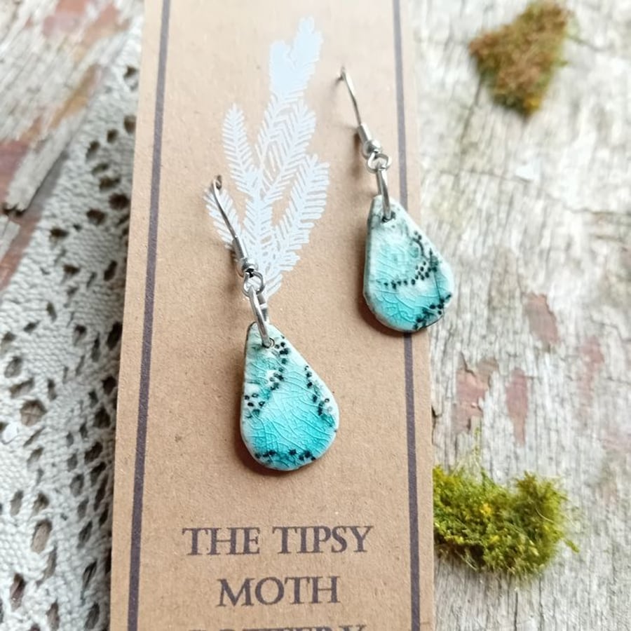 Dee earrings in turquoise or oak