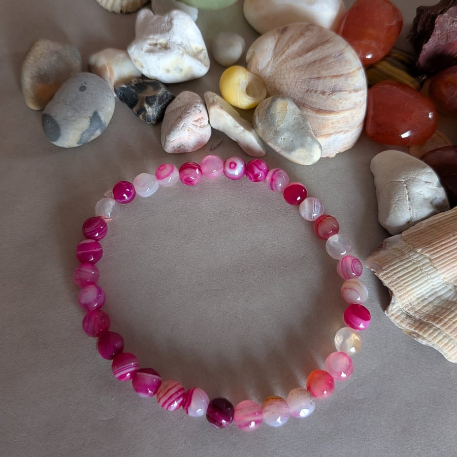 Negative energy protection fuchsia agate bracelet