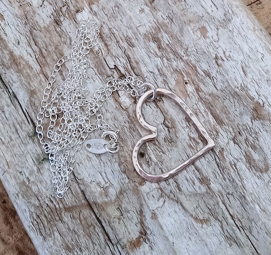 Sterling Silver Heart Pendant Necklace (NKSSPDHT7) - UK Free Post