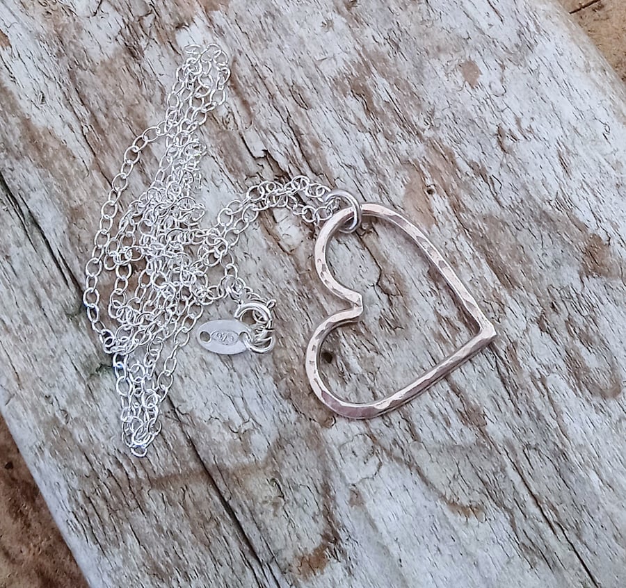 Sterling Silver Heart Pendant Necklace (NKSSPDHT7) - UK Free Post