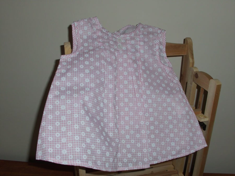 Baby girl pink gingham and daisy dress, pants and shoes gift set