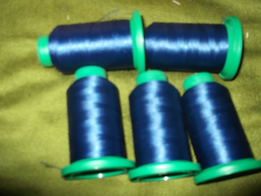 Isacord Sewing  Thread  x5 Cops 1,000 metres each