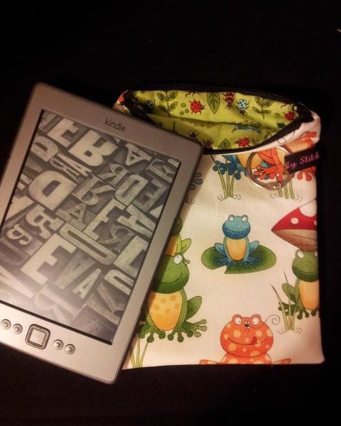 Handmade Frogs 1 e-Reader case