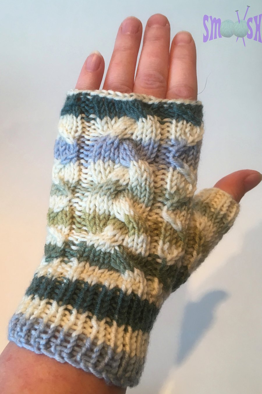 Fingerless Mitts: Gooseberries and Cream