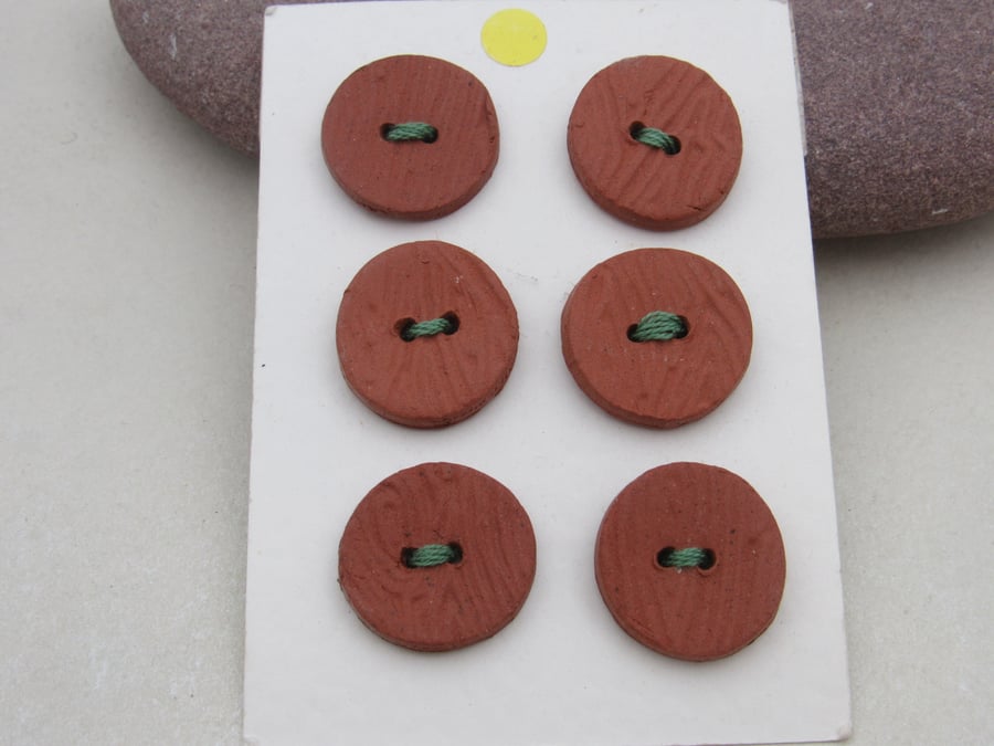 6 Small Terracotta Woodgrain Buttons