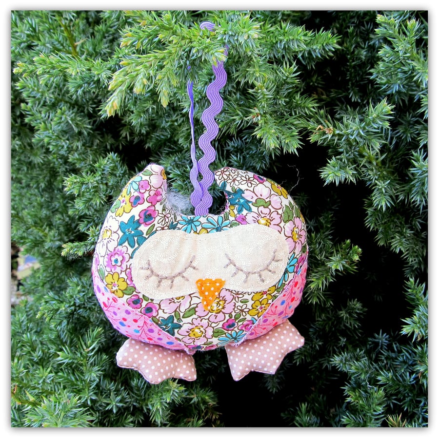 Snoozy owl, door hanger.