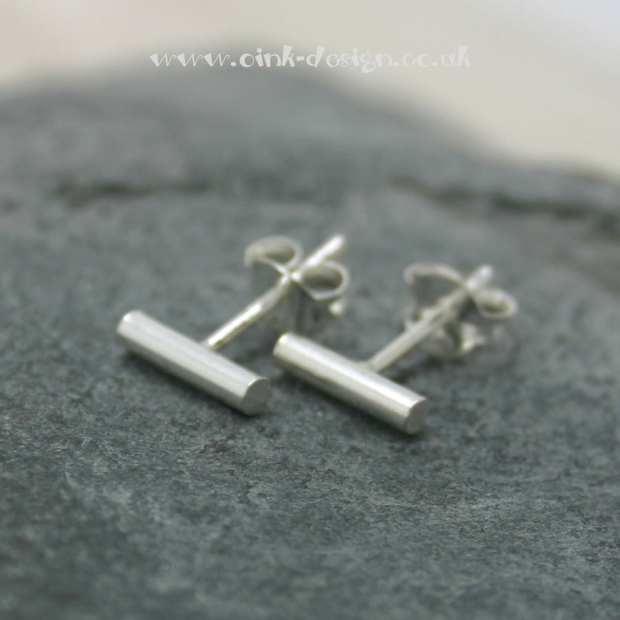  Sterling silver thin round wire stud earrings