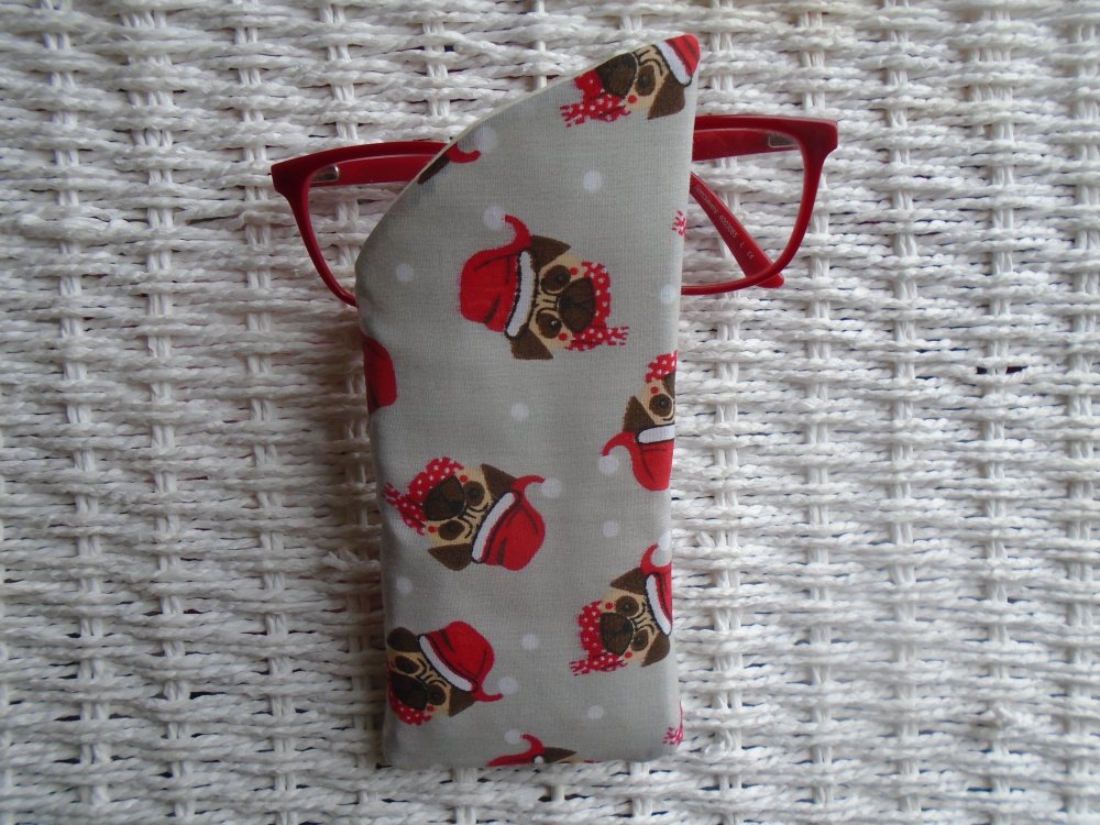 Winter Xmas Pug Glasses Case Lined & Padded 