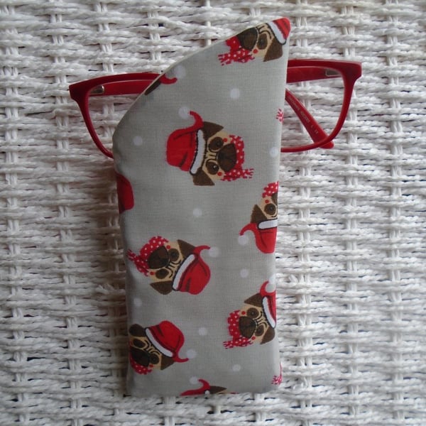 Winter Xmas Pug Glasses Case Lined & Padded 