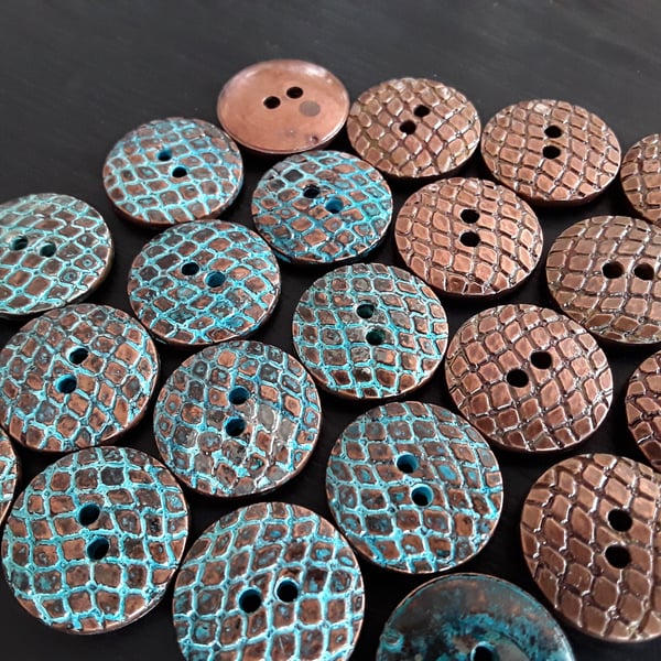  20.3mm 32L Italian 1980's vintage Snakeskin effect buttons in 2 Rare cols