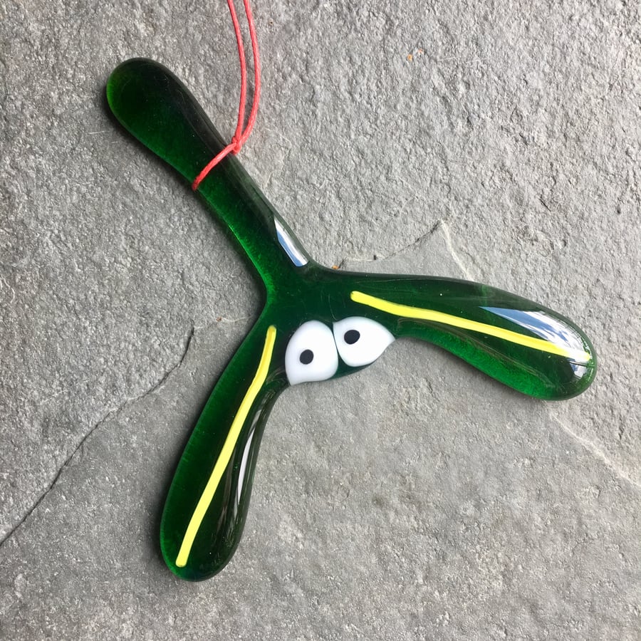 Tipsy mistletoe fused glass hanging decoration Christmas tree - Kissy Kissy!