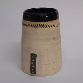 Vase White clay 6 dots.