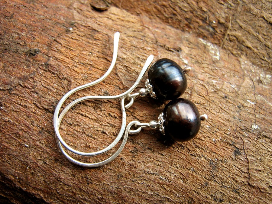 Black Pearl Drop Earrings