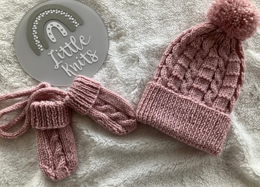 Hand Knitted Baby Girl’s Hat & Mittens (0-6 months)