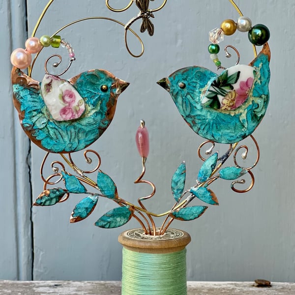 Lovebirds on Bobbin