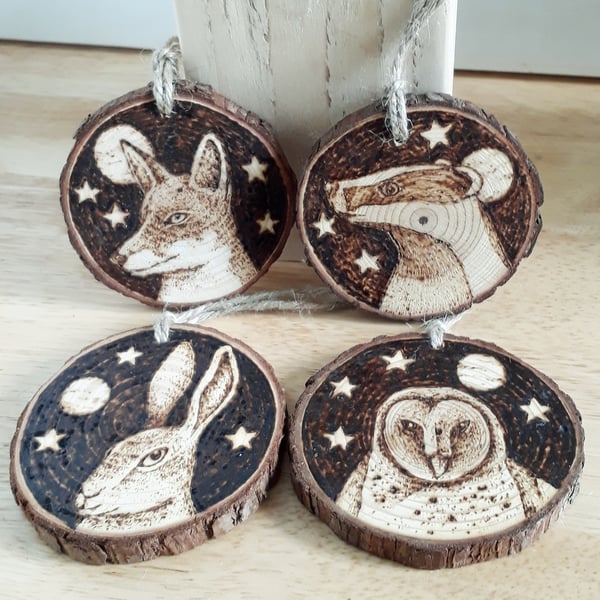 Four pyrography British wildlife wood slice hanging decorations