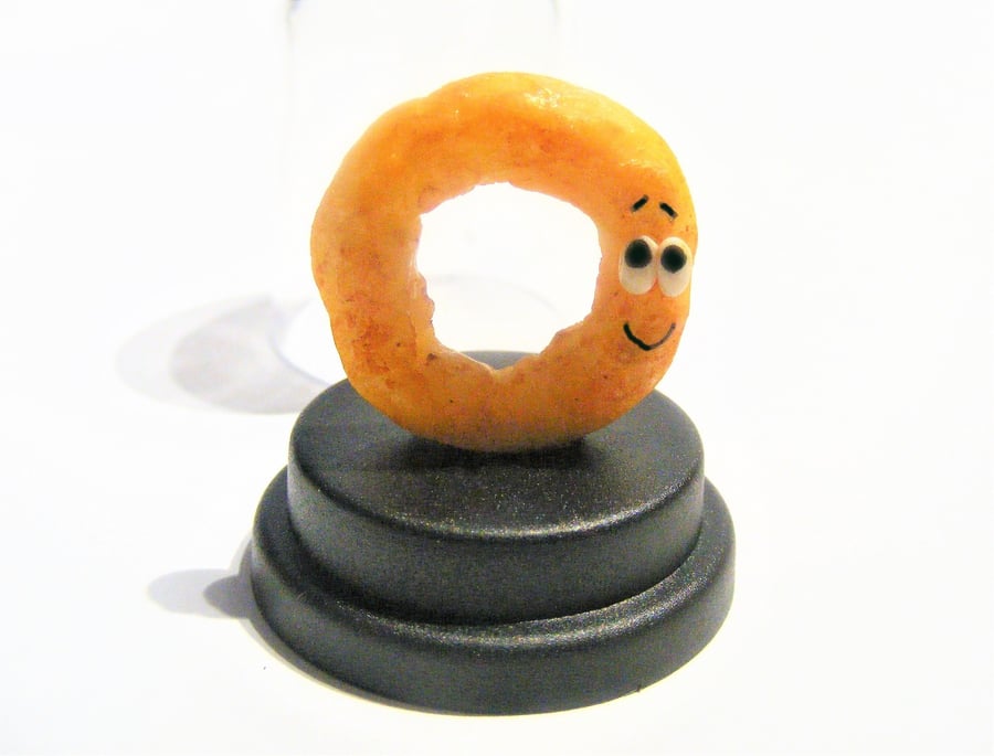 Pet Onion ring, Pet Battered onion, onion in batter, retro food, onion lover