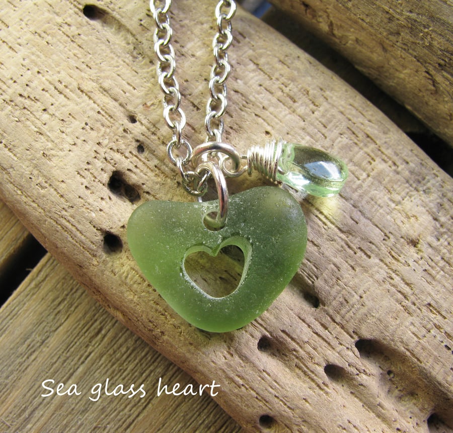 Natural sea glass heart pendant (green)