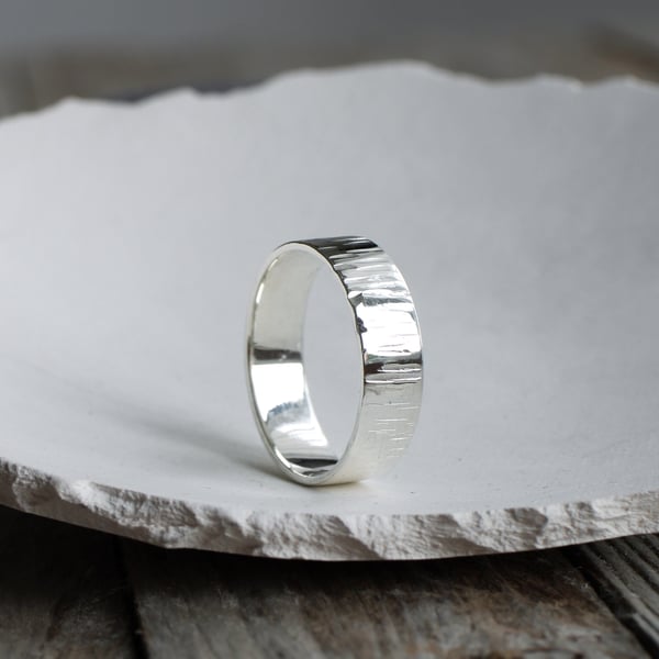 Ridged texture silver ring, 6mm wide unisex ring
