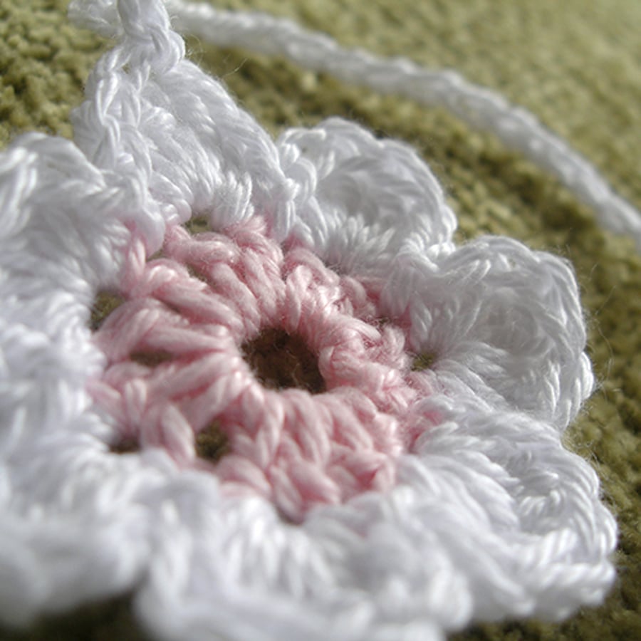 Crocheted Nursery Flower Blossom Bunting