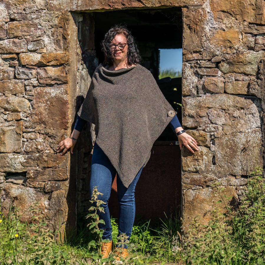 Woodland Crofter Poncho in Donegal Merino Wool