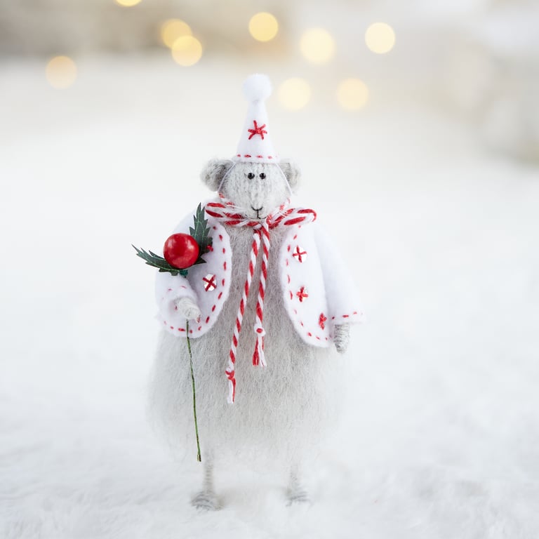 Christmas mouse ornament, dressed up